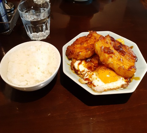 新潟長岡らぁめん安ざわチャーシューエッグ定食
